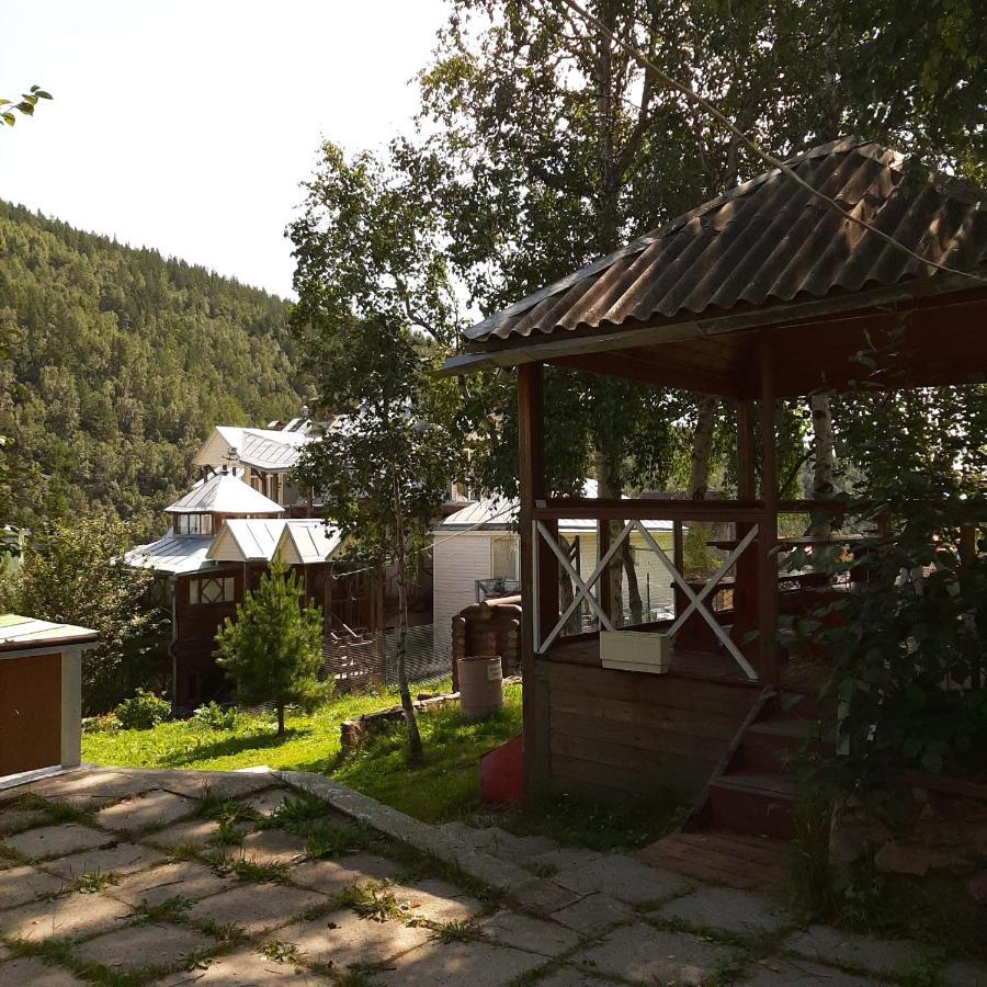 Baykal Ersi Hotel Listvjanka Buitenkant foto